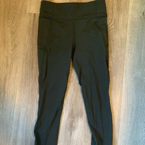 Speed up size 8 olive leggings